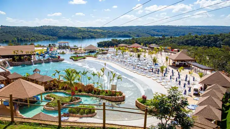 maior-praia-artificial-da-america-do-sul-bali-park-em-Goias