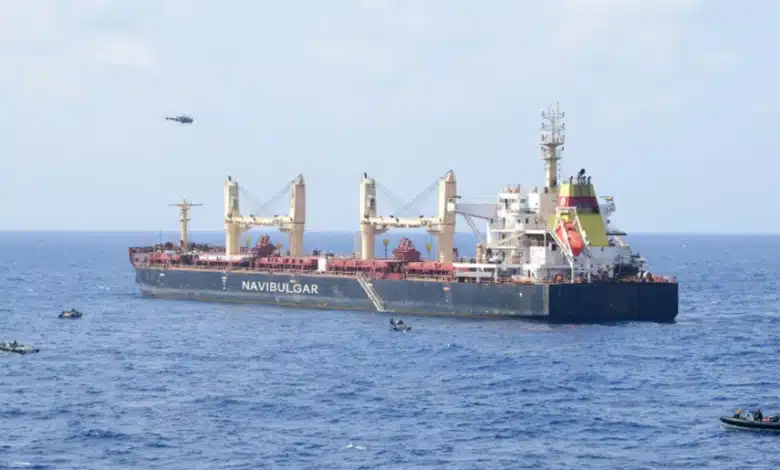 navio-pirata-MV-Ruen