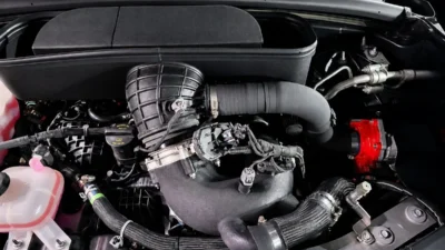 Stellantis combina compressor elétrico e motor Hurricane 3.0 para entregar resposta imediata com sensação de V8